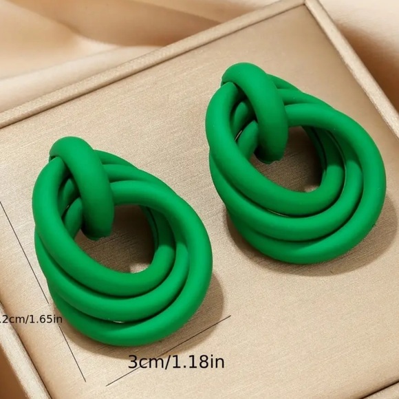 NEW|  Chic & Casual Hollow Dangle Twist Round Geometric Bohemian Earrings - Picture 6 of 6